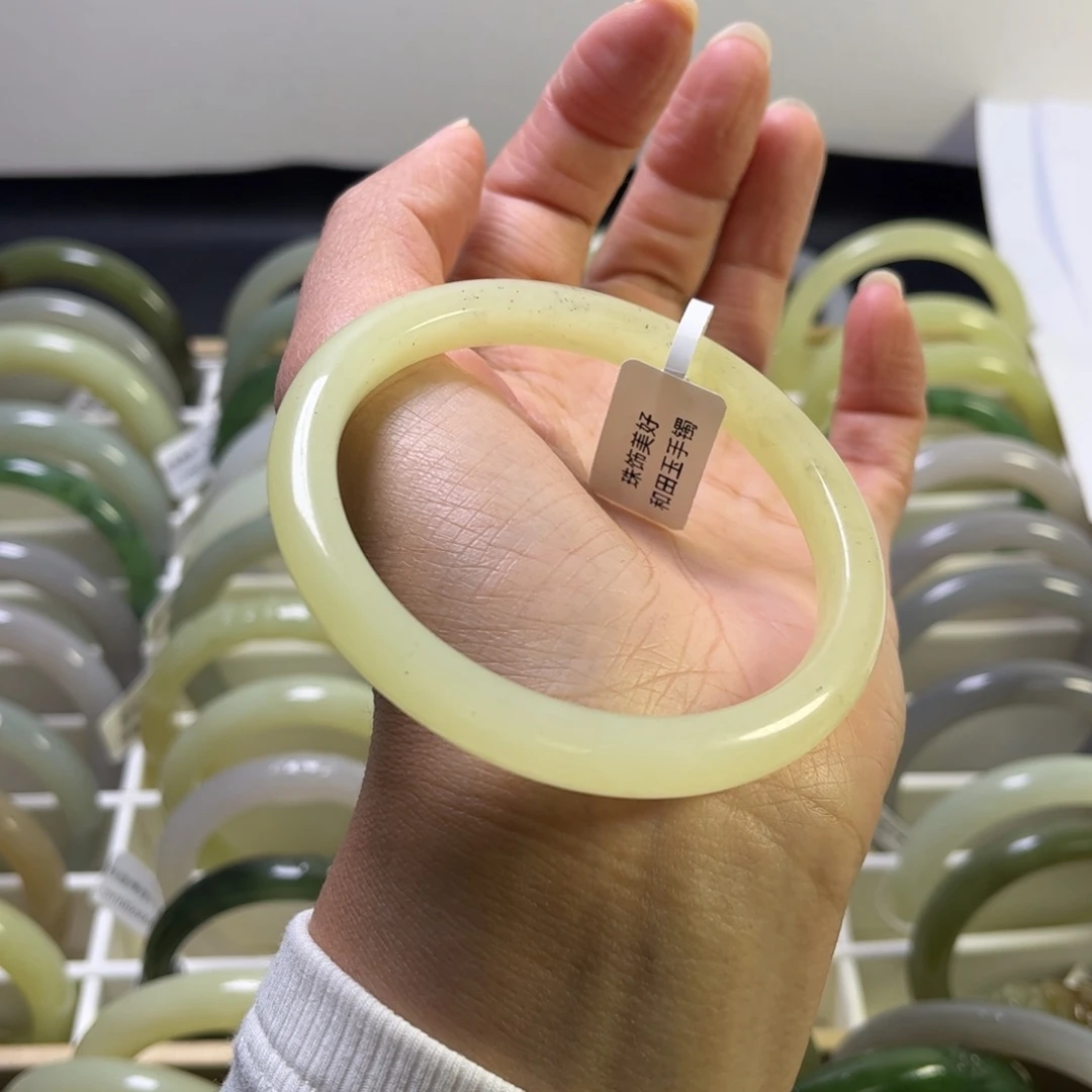 和田玉未镶嵌手镯61.5圈