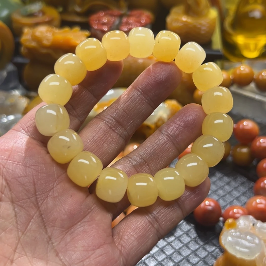 余***念石英质玉未镶嵌颈饰