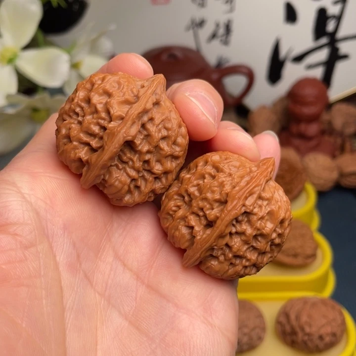 文玩核桃把件牡丹