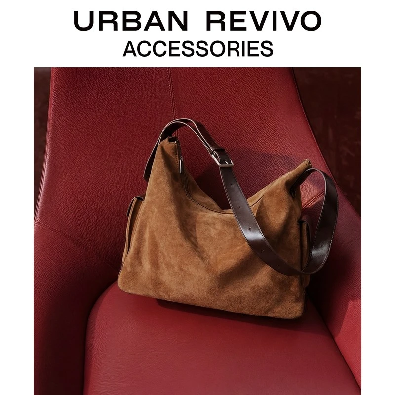 URBAN REVIVO2025秋季新款男士单肩斜挎包UAMB50121+