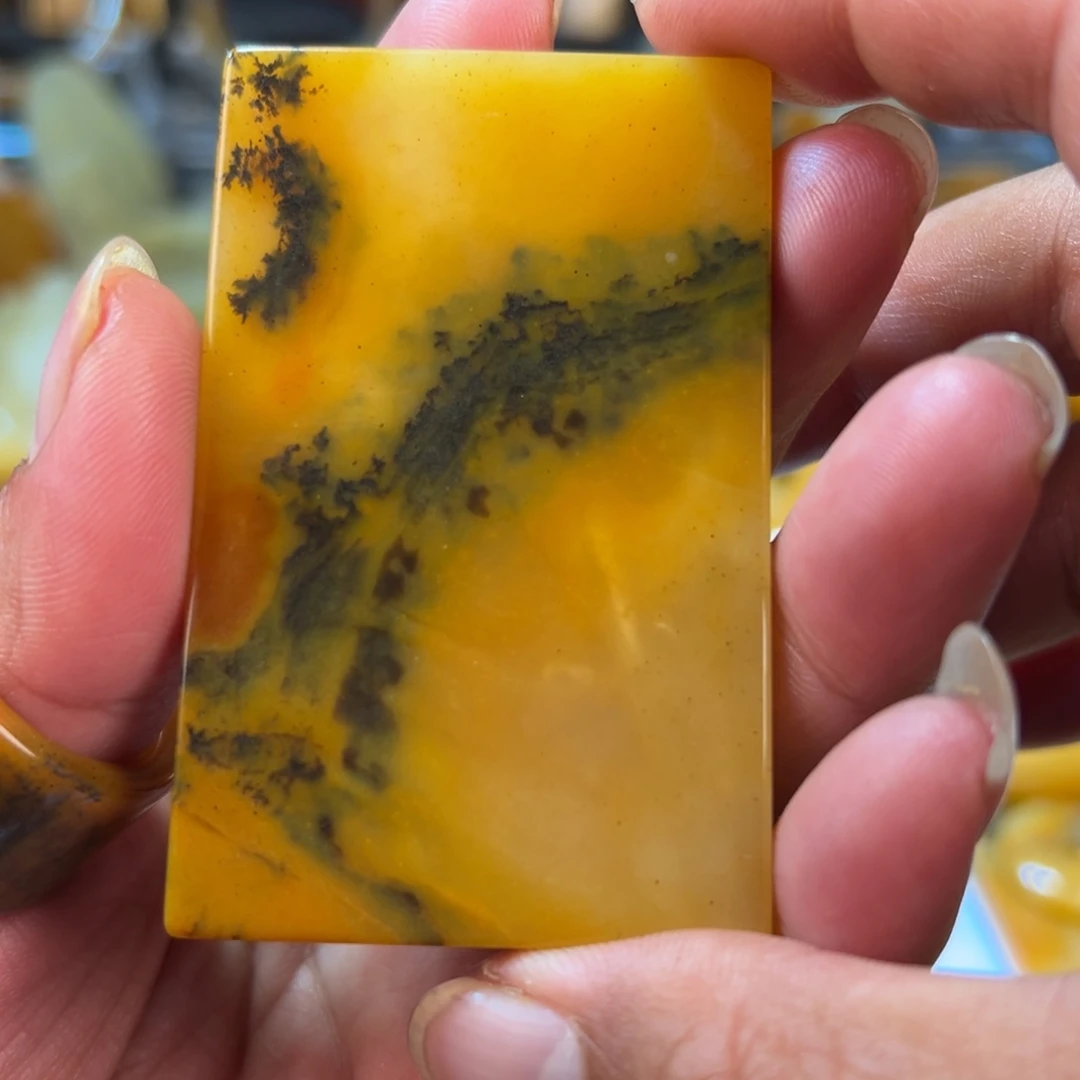 石英质玉（黄龙玉）合金颈饰