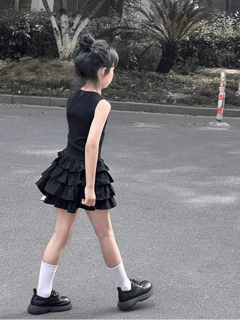 女童气质夏季荷叶边法式黑色蛋糕裙女孩背心女童夏装套装裙子显瘦
