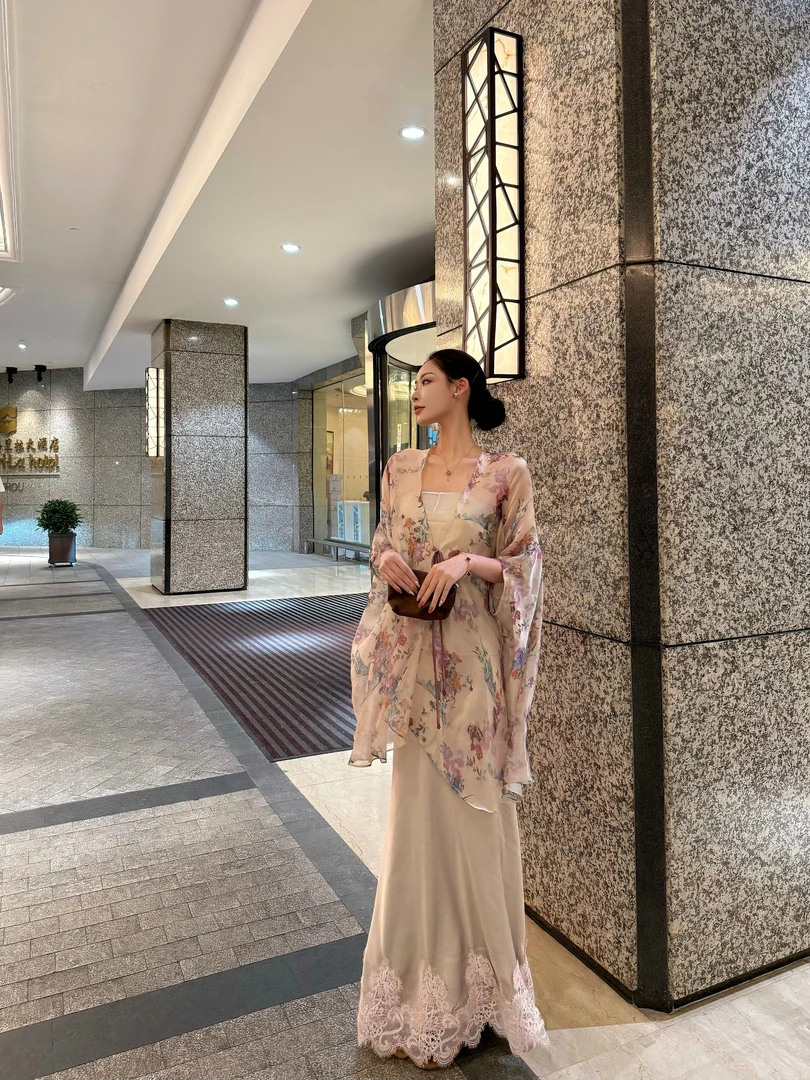 国风新中式梦幻仙女风设计感气质蕾丝边抹胸开衫半身裙三件套套装
