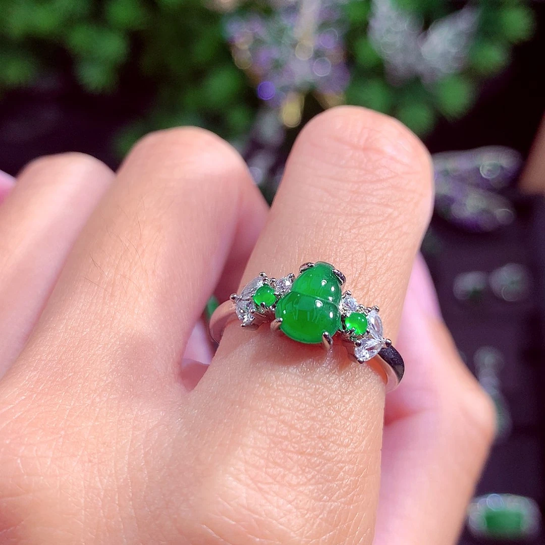 颈饰未镶嵌翡翠天然