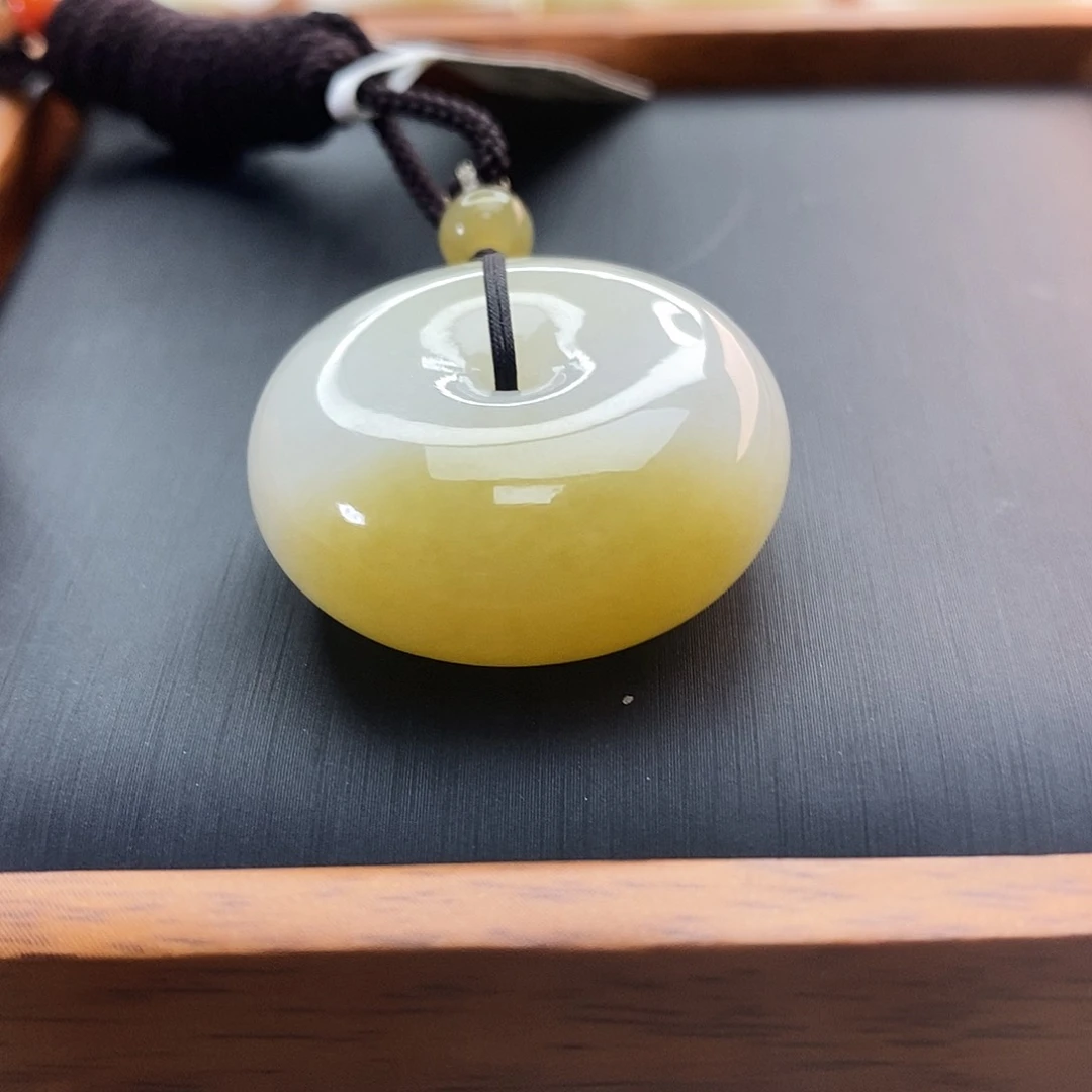 和田玉（糖玉）未镶嵌颈饰