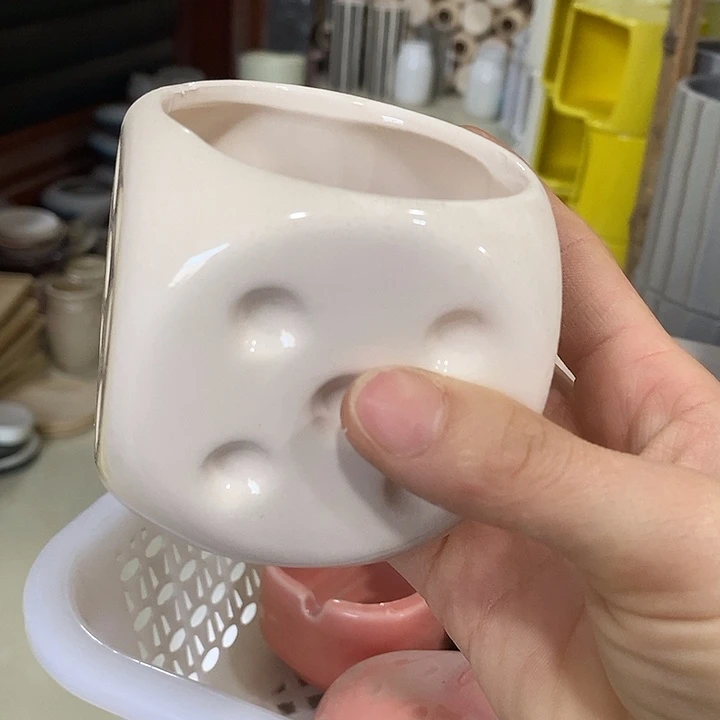 陶盆有孔 瑕疵针孔漏釉介意勿拍外口 6.5外高6.5