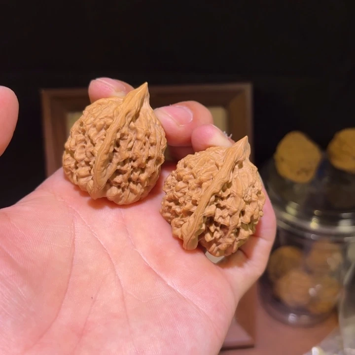 37麒麟纹官帽奥特曼