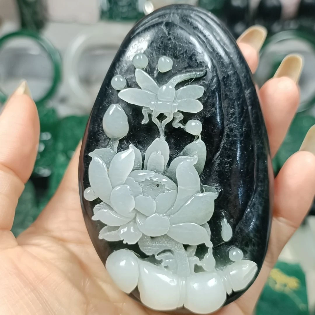 独山玉未镶嵌把玩