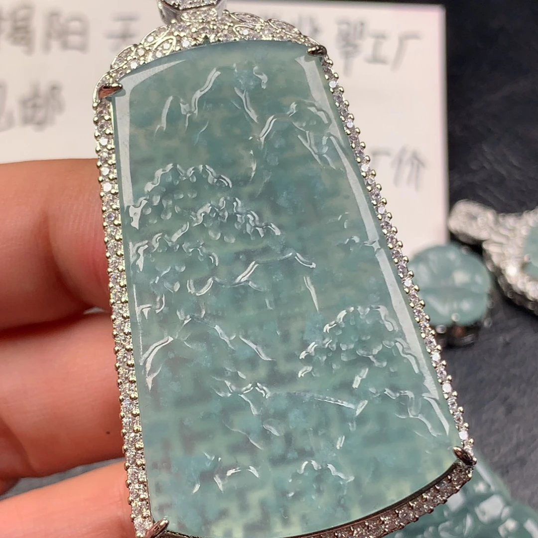 颈饰未镶嵌翡翠大山水