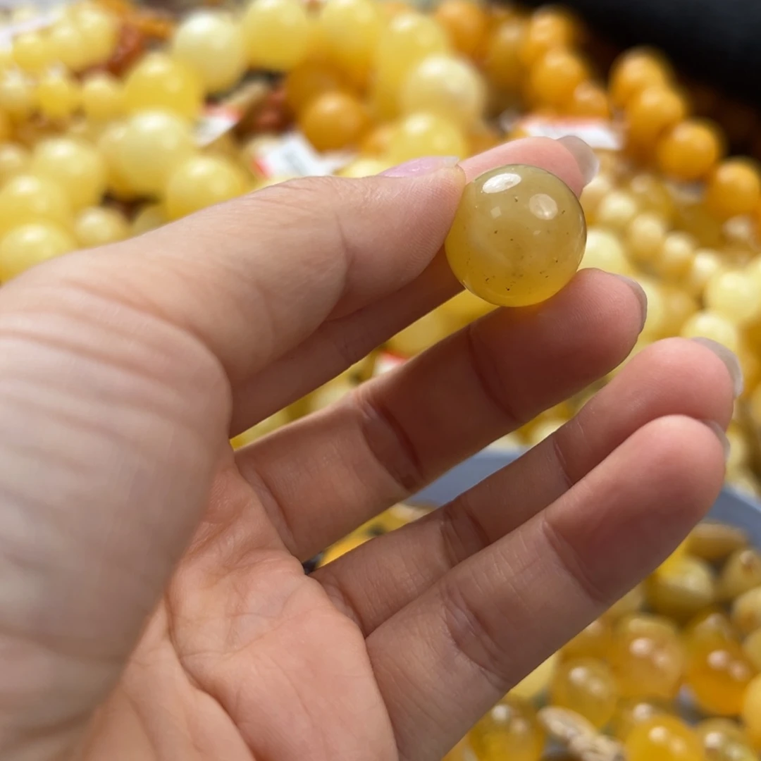未镶嵌琥珀珠宝奇石