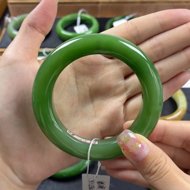 未镶嵌手镯和田玉（碧玉）