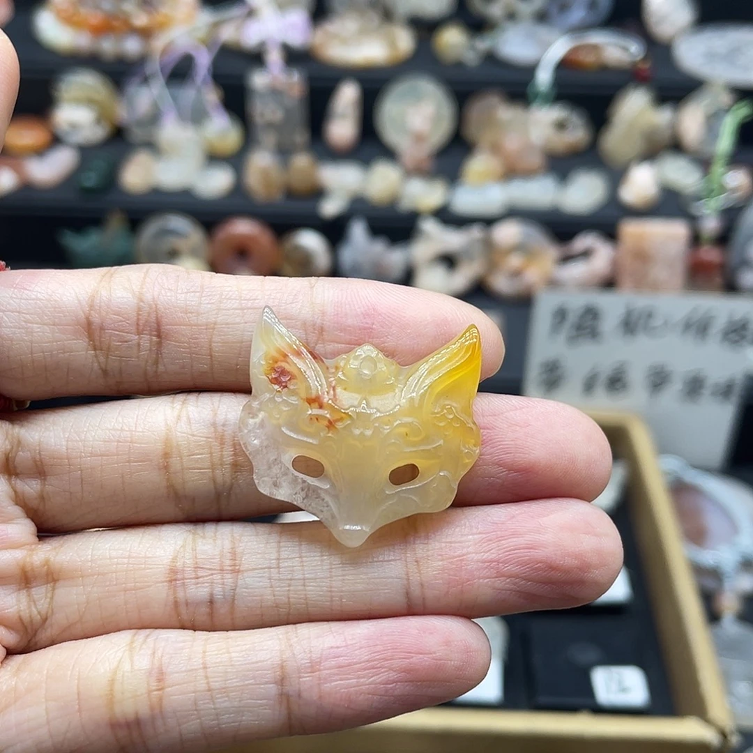 阿***芳未镶嵌颈饰玛瑙/玉髓