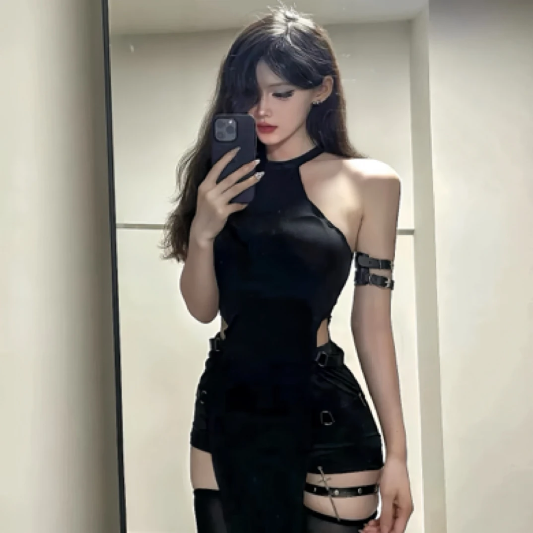 暗黑特工》乖乖猫千禧黑色直播酒吧拍照连衣裙