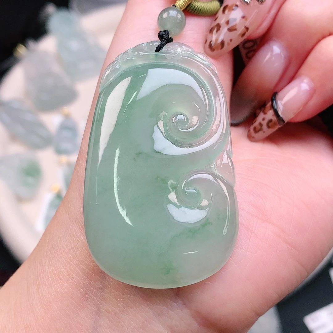 翡翠颈饰未镶嵌?**?大飘绿如意51、31、6