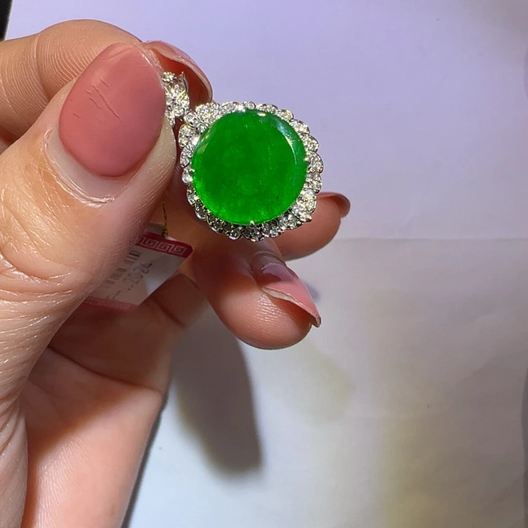 翡翠颈饰18K金镶嵌吊坠