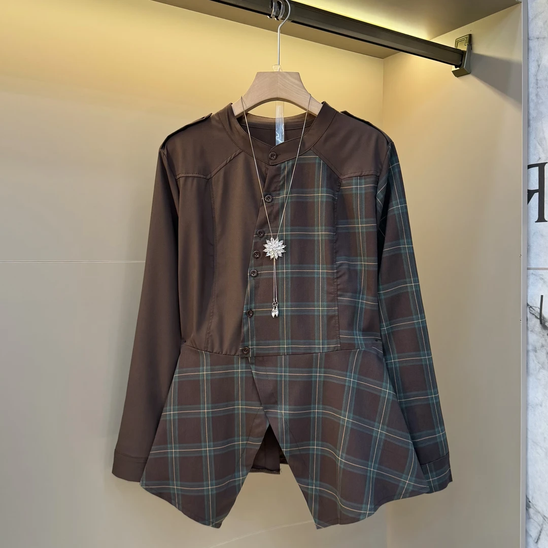 2025秋款拼接格纹不规则高级通勤风设计气质圆领显瘦时尚上衣375