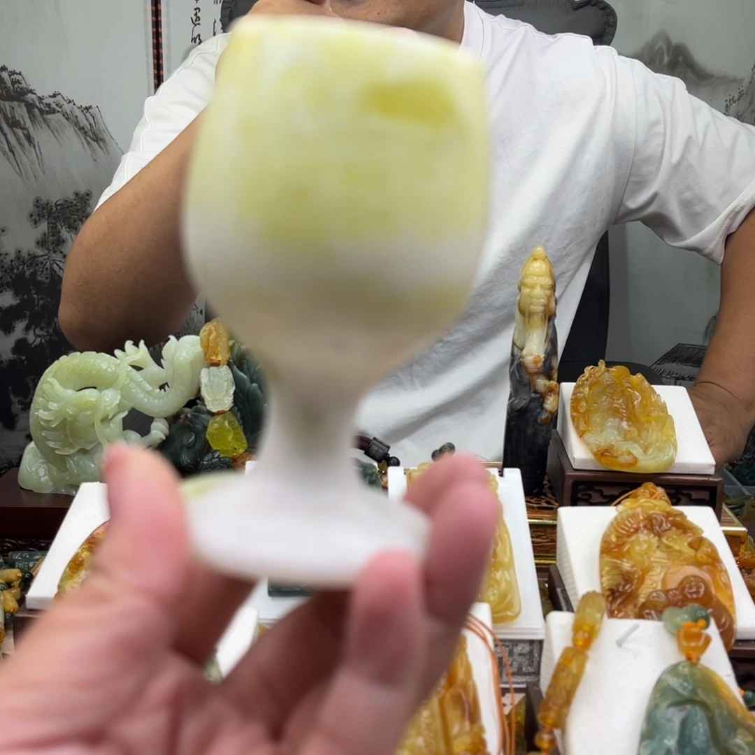 胜***云岫玉未镶嵌挂件杯子
