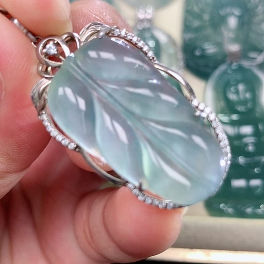 【闪购商品】颈饰银S925镶嵌翡翠