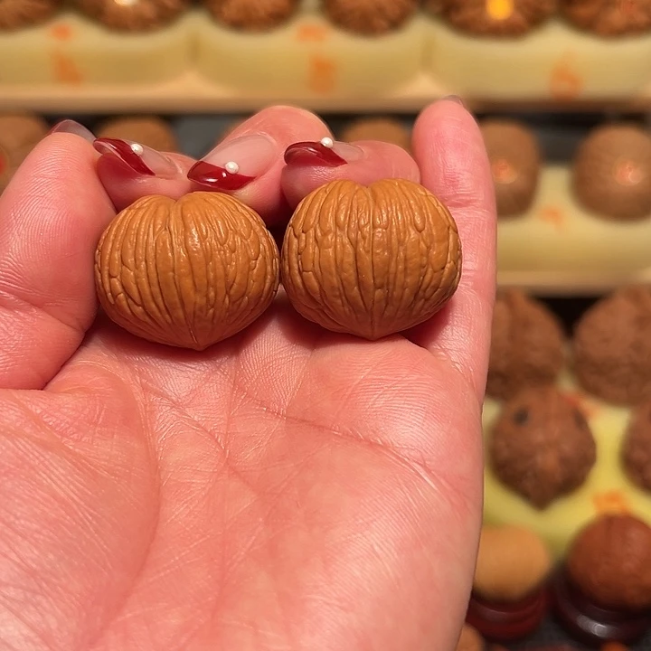 阿***迪桃核吊坠精品核桃