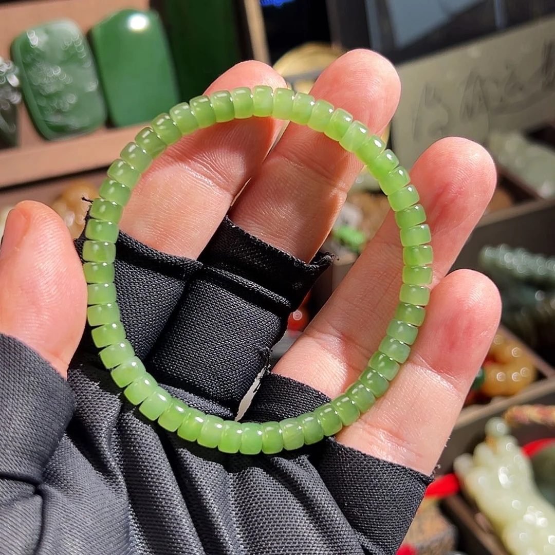 和田玉（碧玉）手串未镶嵌俄碧苹果奶绿极少黑点