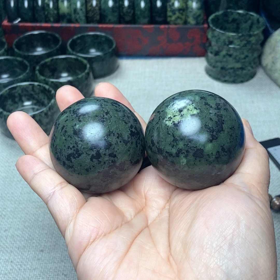 用***7未镶嵌蛇纹石玉健身球