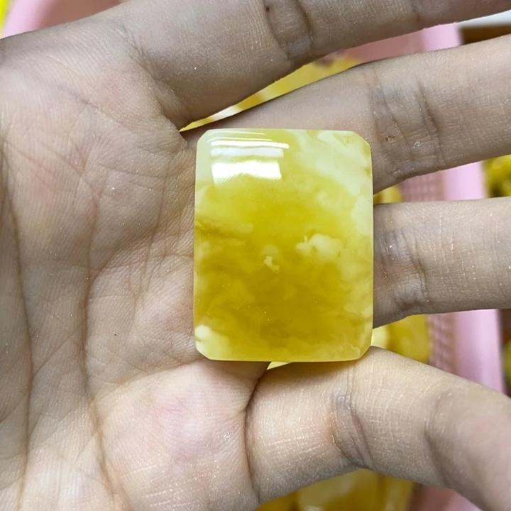 蜜蜡未镶嵌裸石吊坠