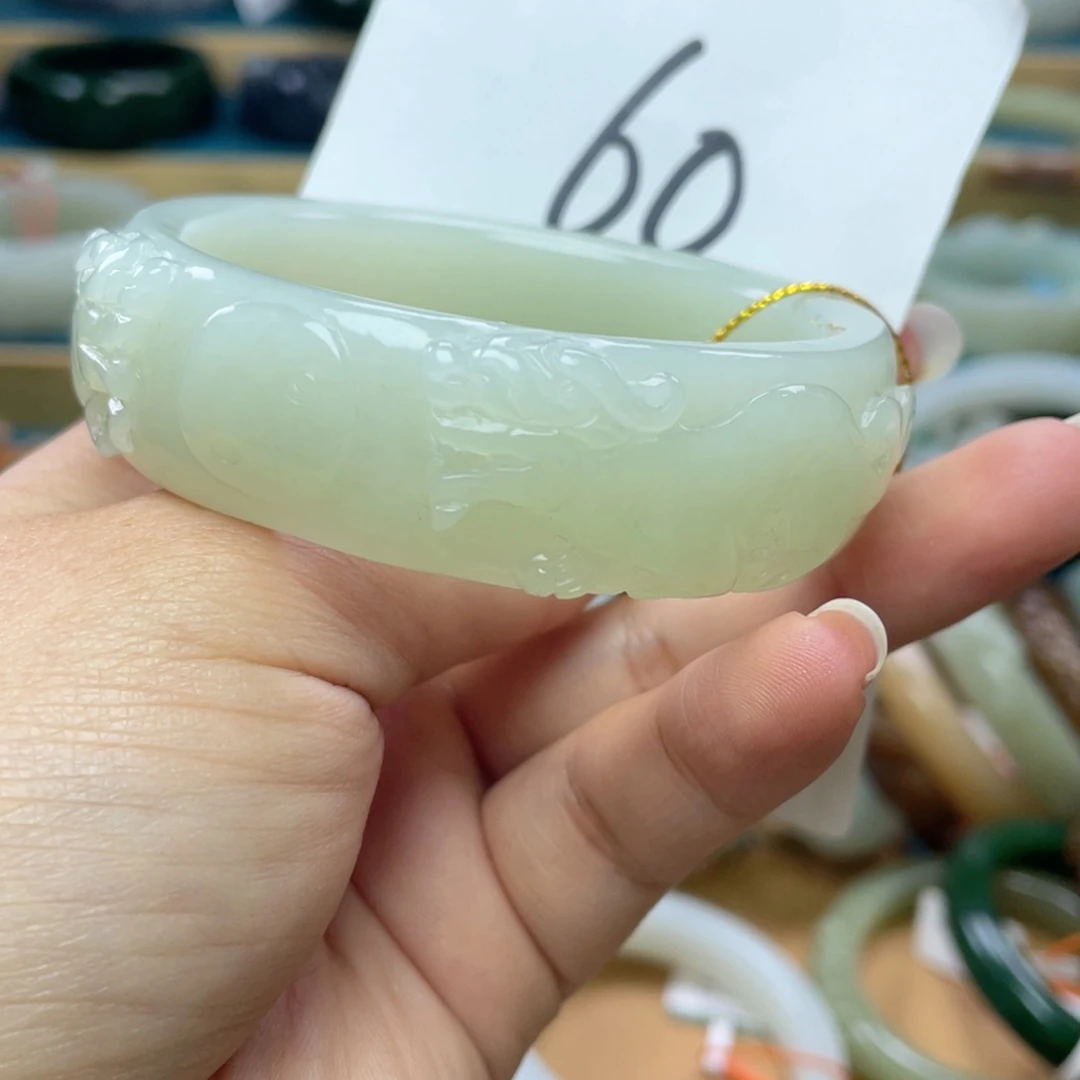 未镶嵌手镯和田玉圈口57