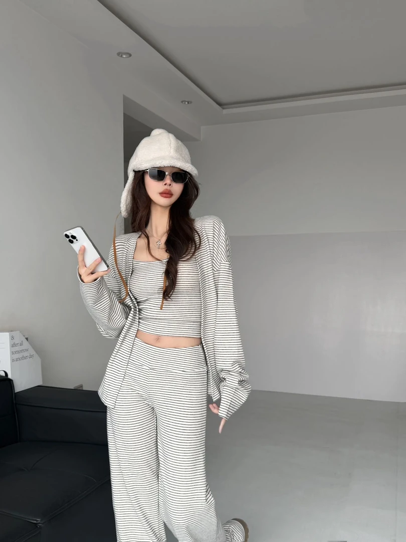 气质显瘦纯欲风条纹吊带性感辣妹开衫洋气休闲百搭宽松长裤三件套