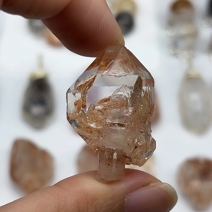 颈饰未镶嵌水晶巴基斯坦红泥闪灵钻33mm+