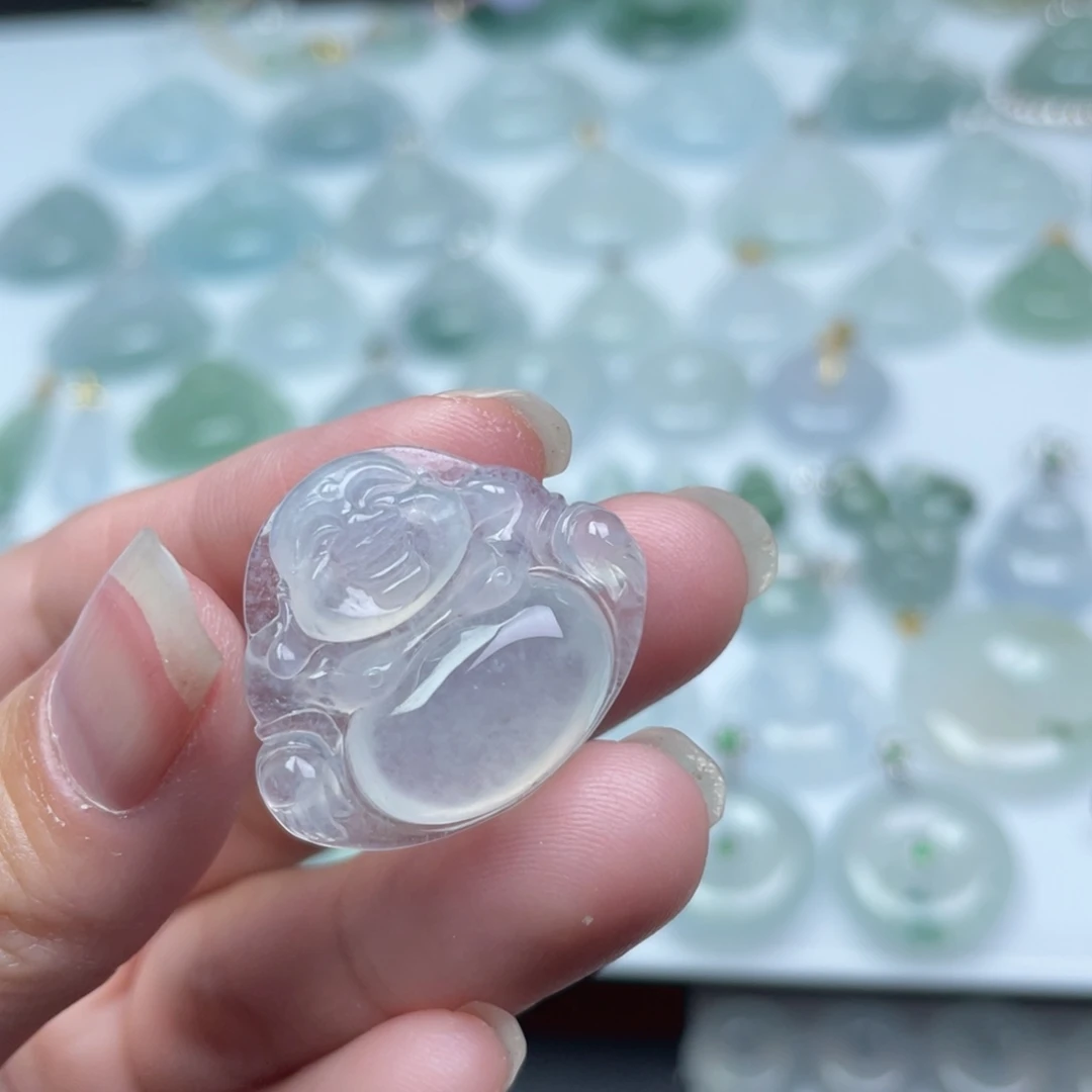 翡翠未镶嵌颈饰佛公