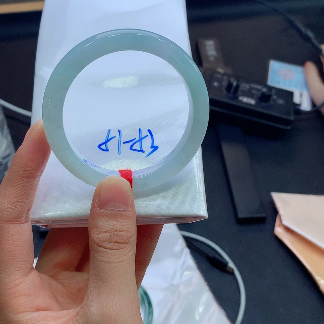 翡翠未镶嵌手镯买断