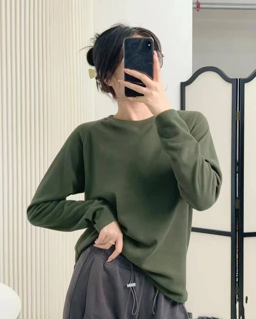 AKR秋冬新款运动休闲轻便保暖磨毛圆领卫衣