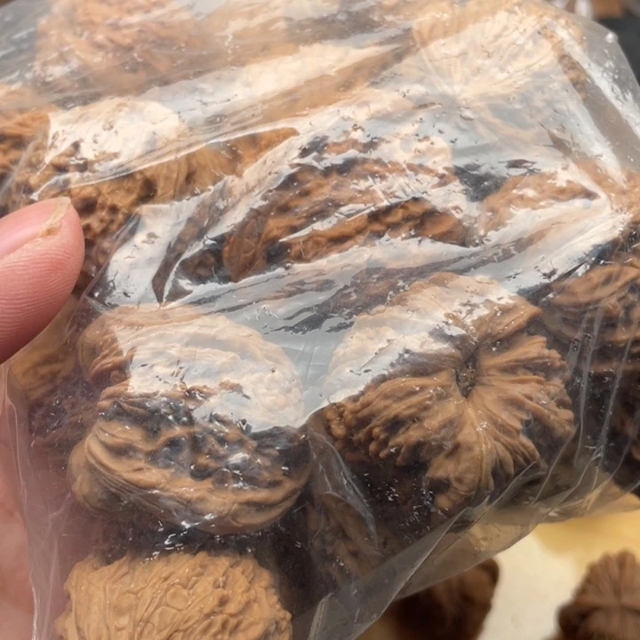 文玩核桃把件用****1文玩核桃手把件