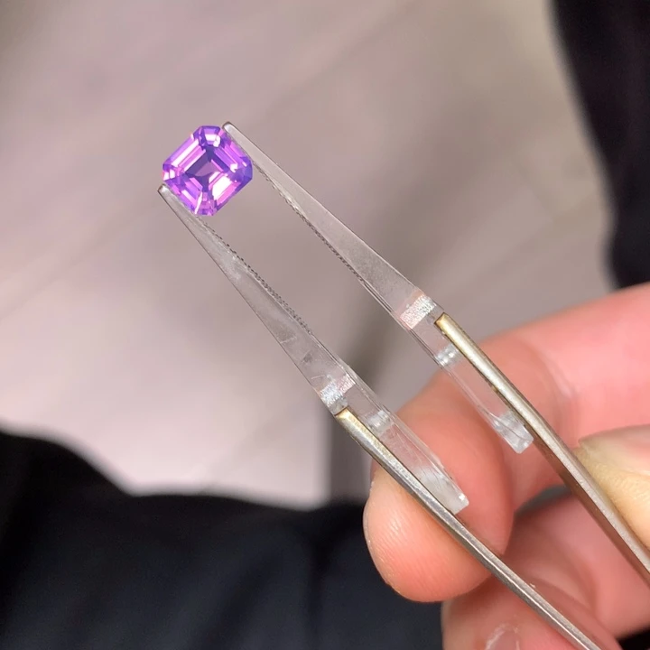 蓝宝石裸石未镶嵌