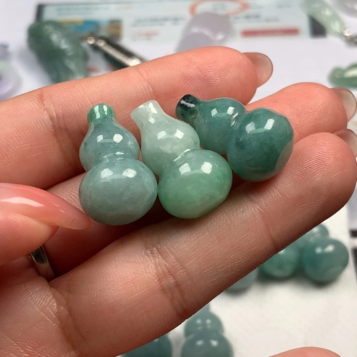 惜****翡翠未镶嵌颈饰翡翠