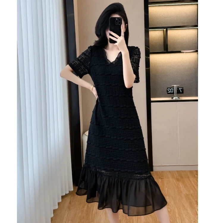 大码法式轻奢蕾丝镂空遮肉长裙胖夏季气质减龄显瘦肌理感连衣裙