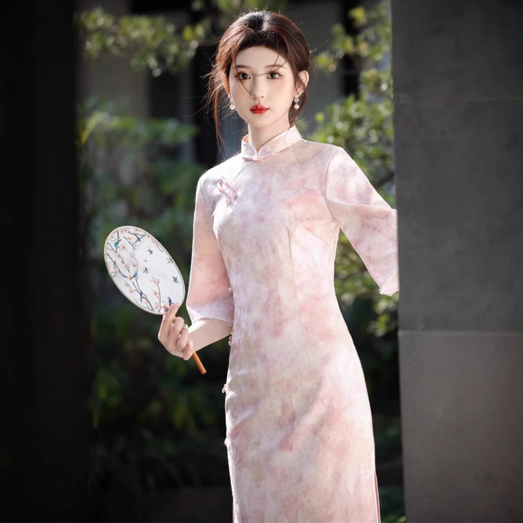 2025春款鎏金银珠缎旗袍新款倒大袖粉色少女新中式文艺淑女旗袍