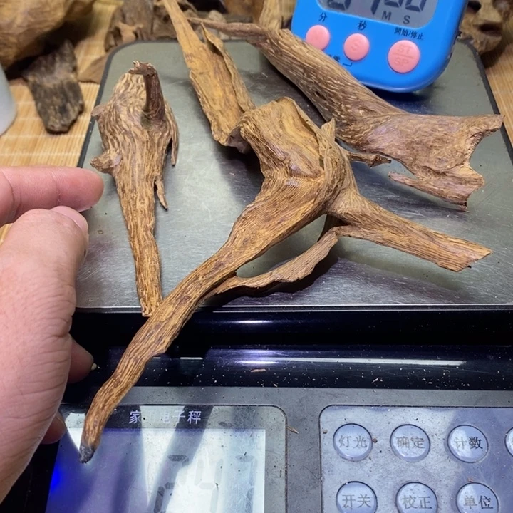 沉香碎屑沉香渡*恵安