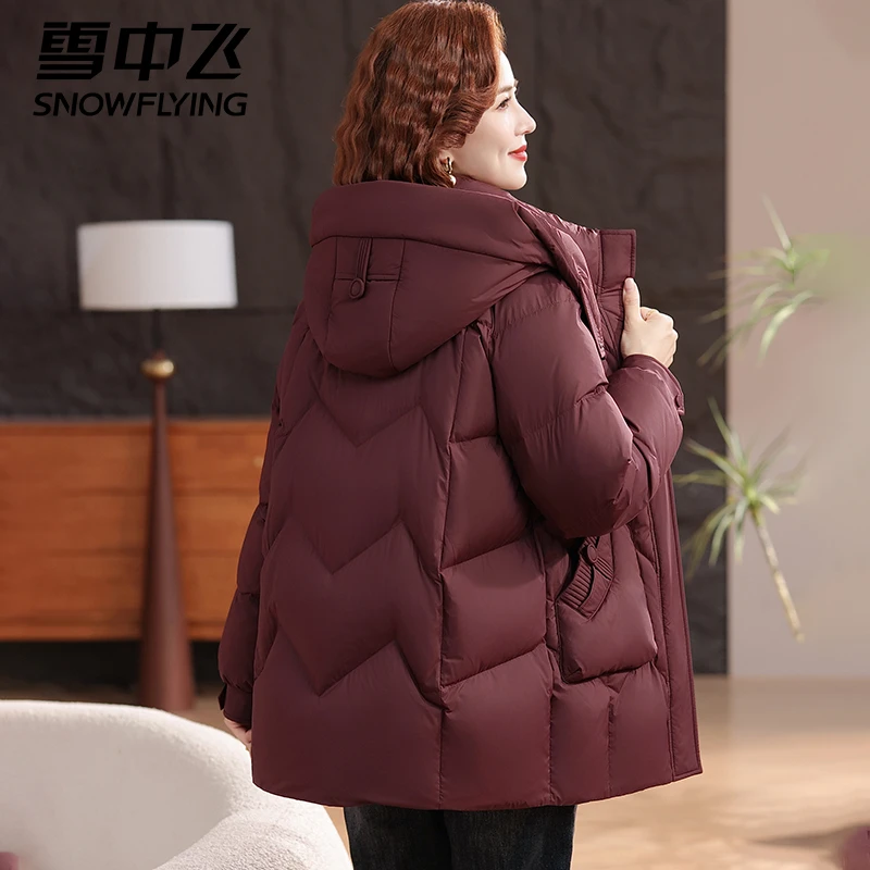 雪中飞正品洋气妈妈羽绒服女款中长款连帽防寒服冬季新款保暖外套