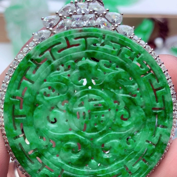 吊坠(不含链)未镶嵌翡翠