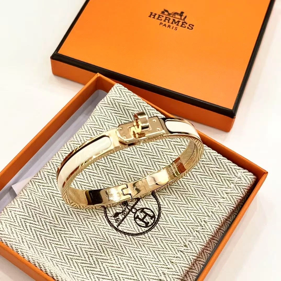 全新未使用 Hermes/爱马仕 蔚蓝/kelly clic手镯 奶油白 SP码