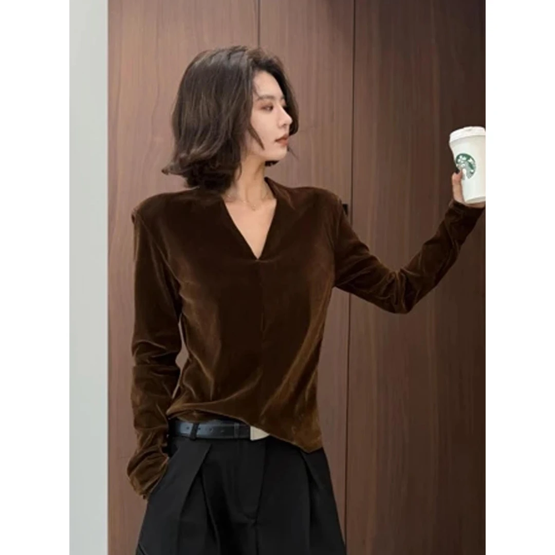 时尚覆古V领丝绒T恤女秋冬新款高级感休闲显瘦打底内搭长袖上衣潮