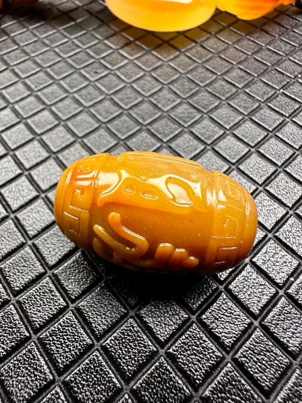 云南保山龙陵黄龙玉高端精品挂件