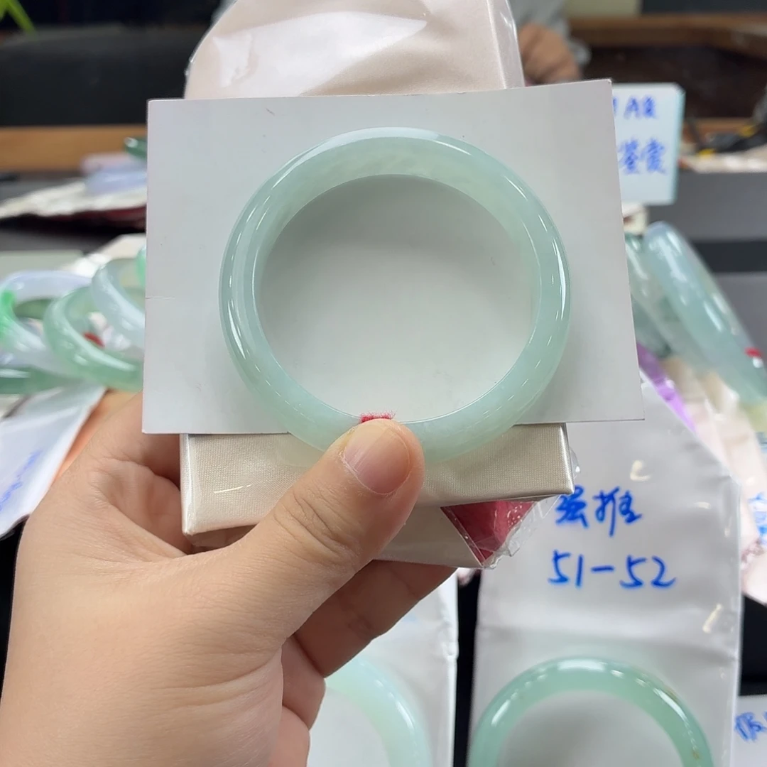 翡翠未镶嵌手镯1号
