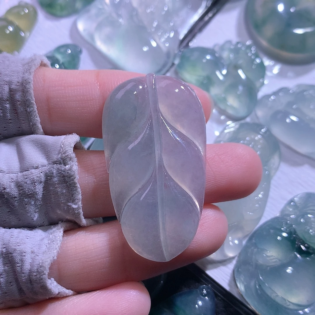 颈饰未镶嵌翡翠叶子