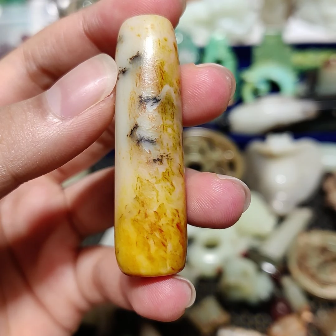 透闪石质玉未镶嵌颈饰