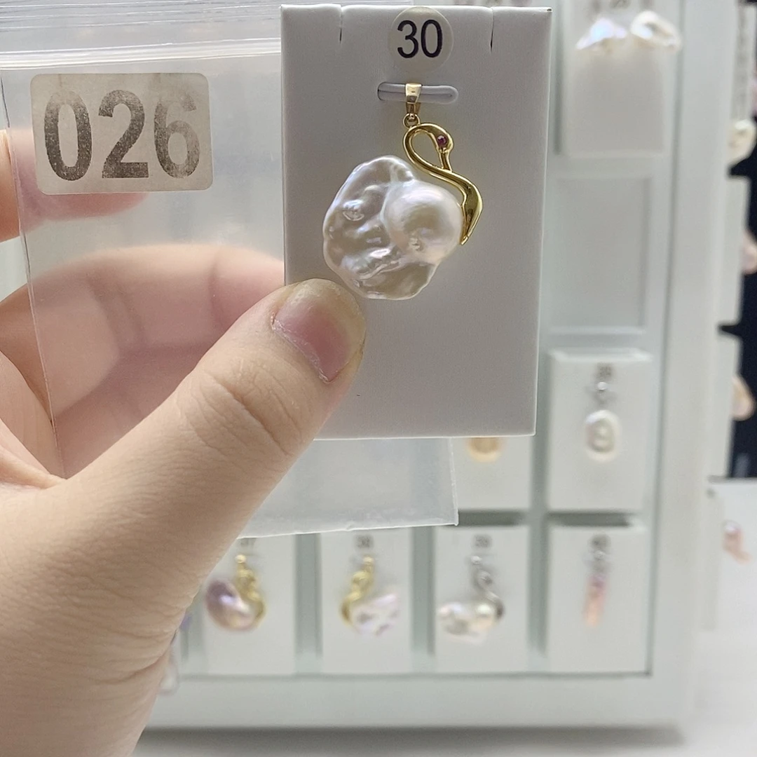 淡水珍珠合金颈饰