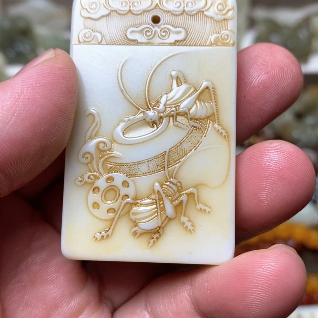 和田玉颈饰未镶嵌h****?