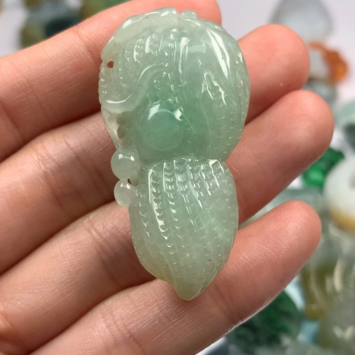 翡翠未镶嵌颈饰翡翠