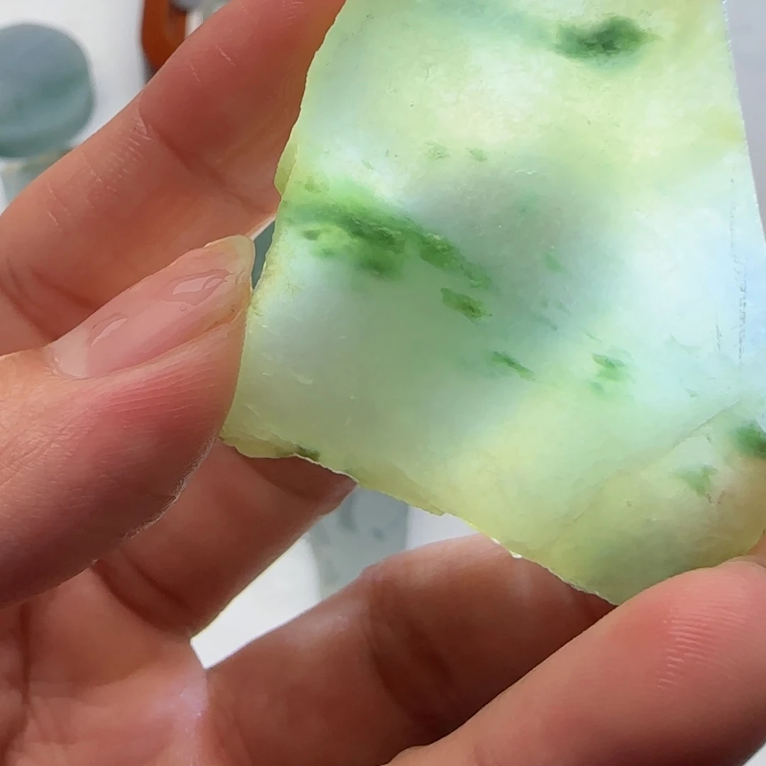 行***）翡翠挂件未镶嵌翡翠